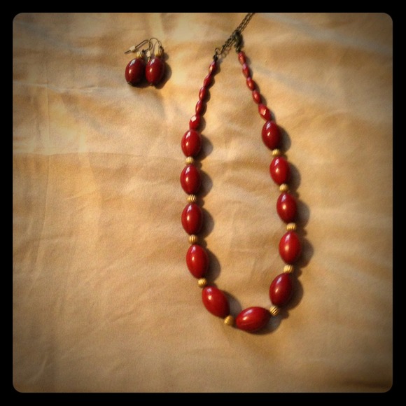 Dark red and gold  necklace set