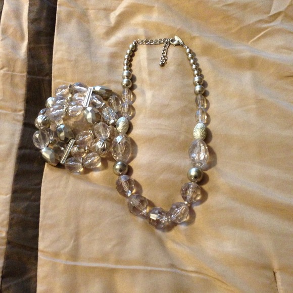 New York and company necklace and bracelet