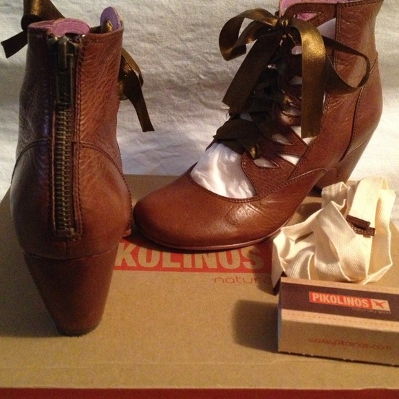 💥Reduced💥 Pikolinos Lace Up Bootie Size 6.5 - Picture 3 of 4