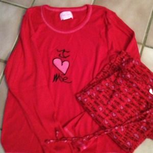 Draw string 2 piece PJ set! Very comfy!