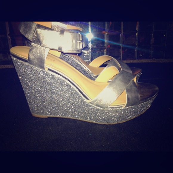 Wedge heels