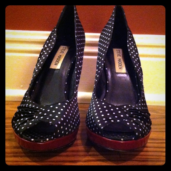 📌Bundled📌 Madden polka dot heels