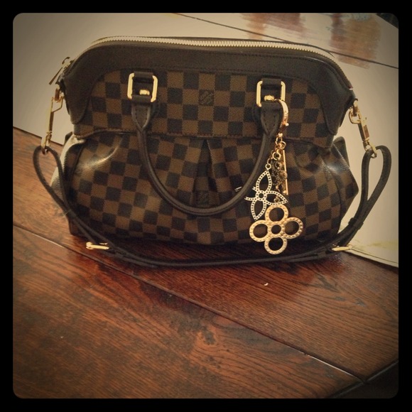 SOLD Louis Vuitton trevi pm - Picture 1 of 4