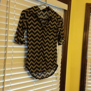 Rue 21 small CHEVRON button down shirt