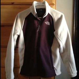 North Face fleece jacket- size M. Like new!