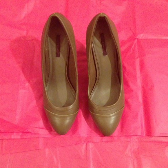 👸SOLD👸 Zara Dark Nude Cap Toe Pumps