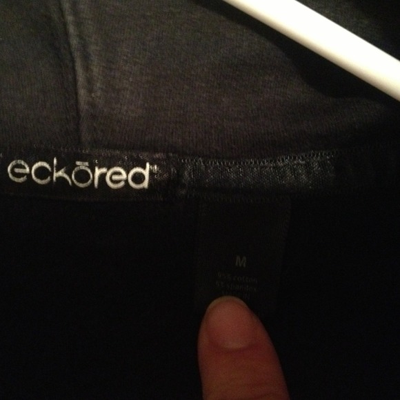 Authentic Eco Red Sweater. - Picture 2 of 3