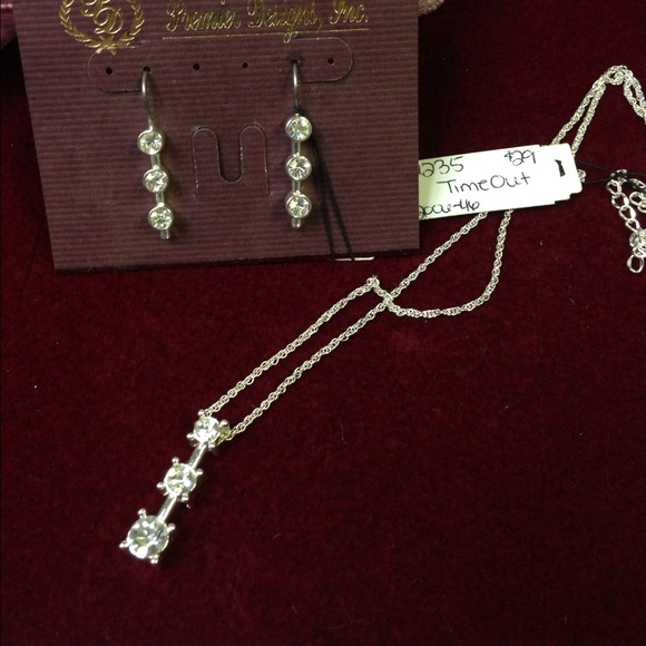 Premier Designs "Time Out" necklace & earrings