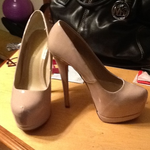 Beige heels****TRADED***