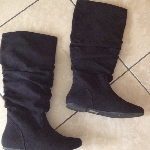 RESERVED: Black boots new with sticker: