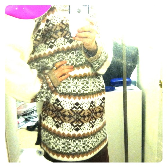 Oversized vintage sweater -- super comfy !
