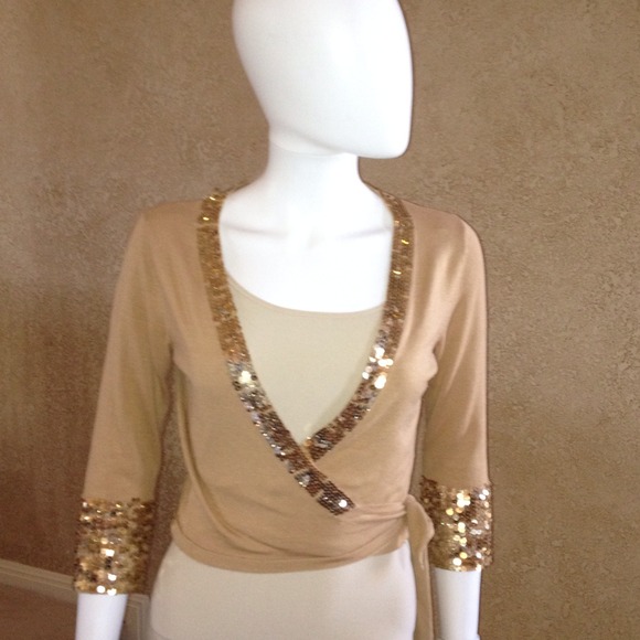 Sequin shrug-& black to RESERVED