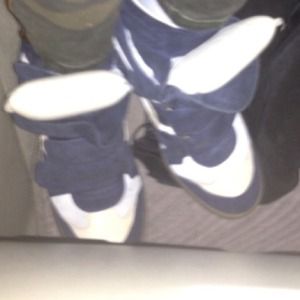 Isabel marrant size 39 which is a size 9 $300