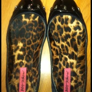 Betsey Johnson Flats