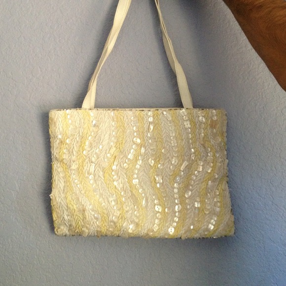 Small Chan Luu Purse
