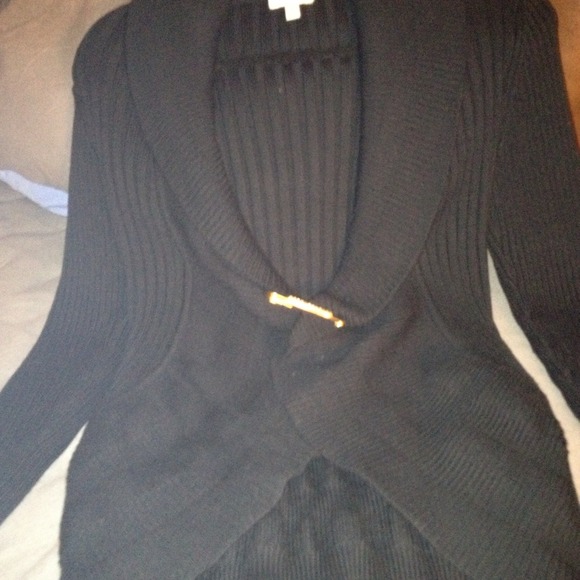 So sharp black cardigan longer in back pin detail