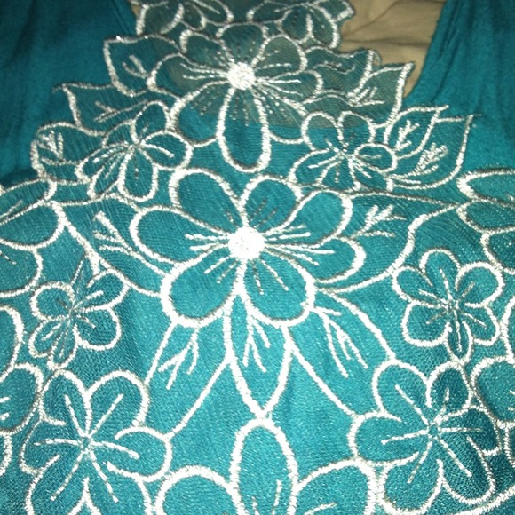 Brand new detailed lace back tank top - Picture 3 of 3