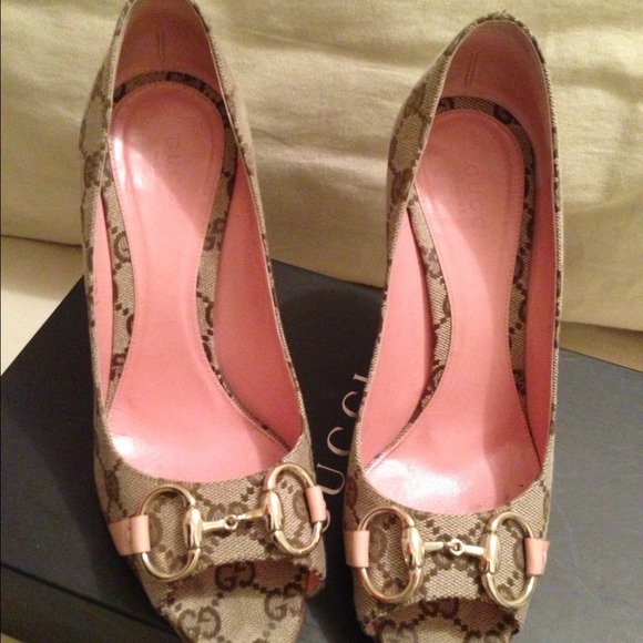 Gucci pre-owned authentic!!