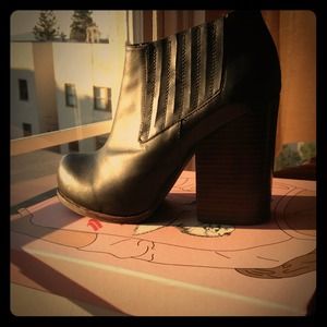 Reserved!!! Jeffrey Campbell booties