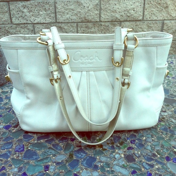 🚫SOLD🚫 Authentic white coach bag