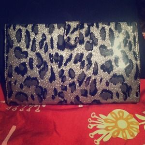 💢Reduced!!💢Large wallet/clutch