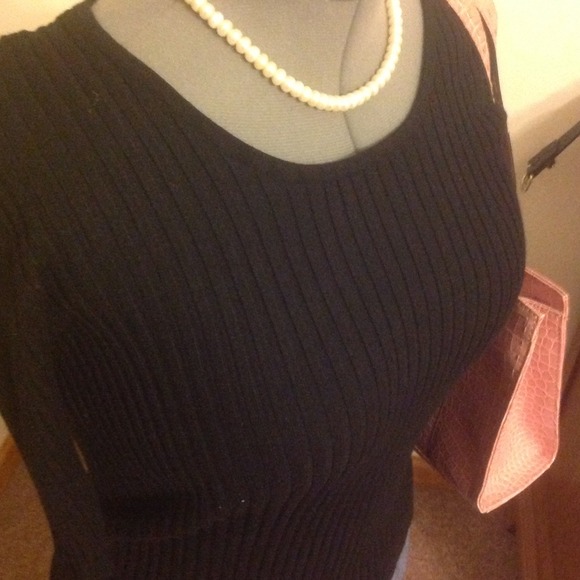 <<<<SOLD>>>>>Versatile Ribbed black top - Picture 3 of 4