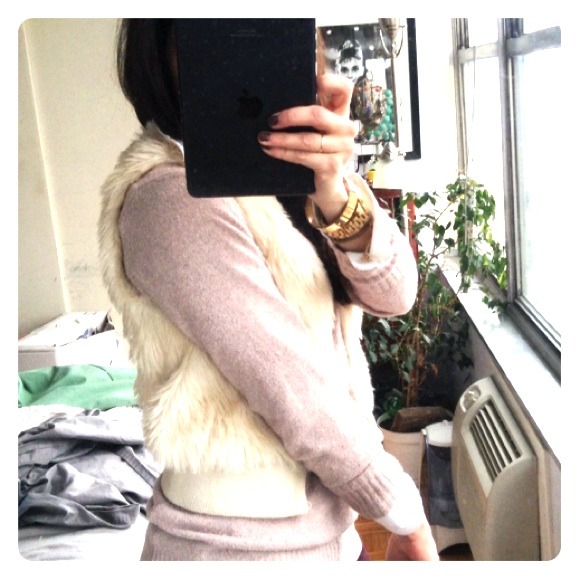 White faux fur vest size 4 H&M