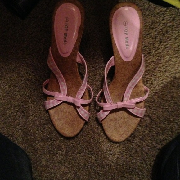 Pink heels!