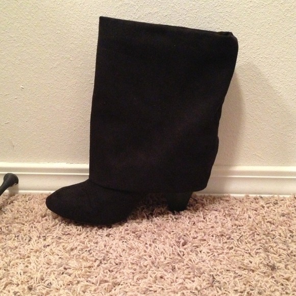 Black faux suede fold over boot. Size 9.