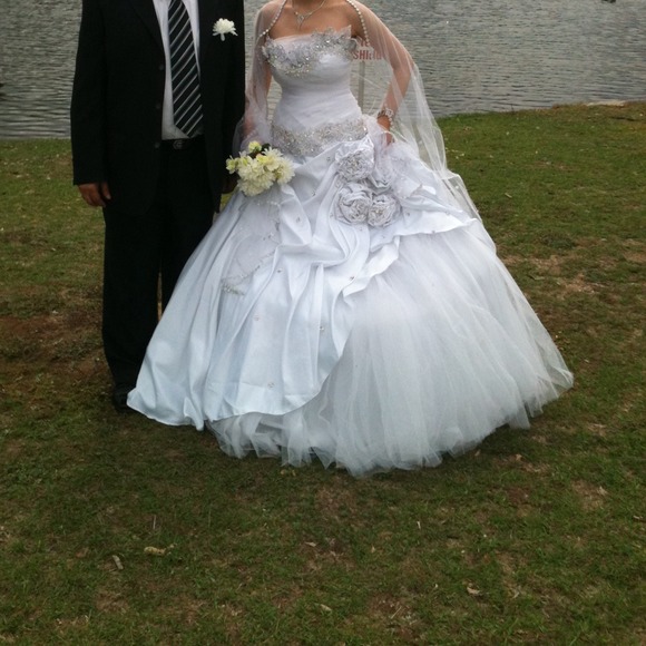 * REDUCED * wedding dress. - Picture 3 of 4