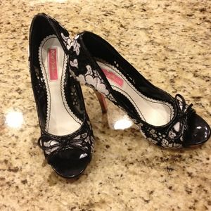 💥HOLD for @l8fate💥Betsey Johnson shoes