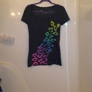 Grey cheetah scoop neck t-shirt