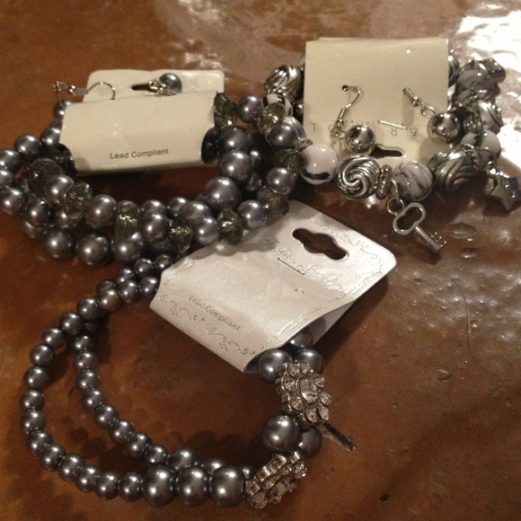 $$reserve$$$ 2 sets if 3 bracelets