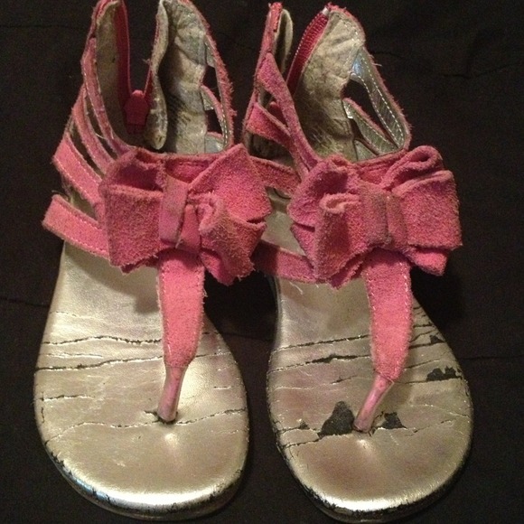 Toddler Pink Sandals!
