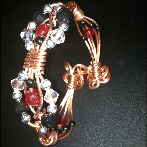 Handmade bracelet - Picture 1 of 1