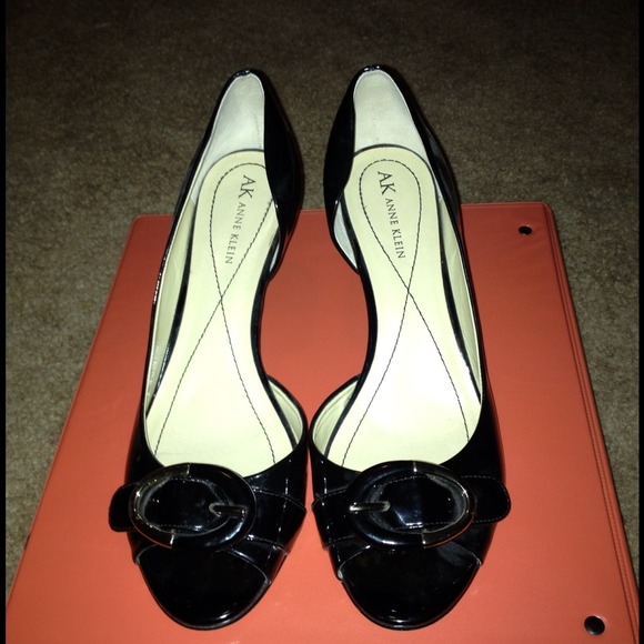 RESERVED- bundled- Anne Klein kitten black heel - Picture 3 of 3