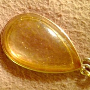 Teardrop pendant necklace