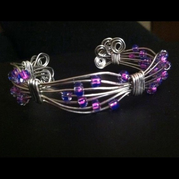 Wire wrapped bracelet. - Picture 1 of 1