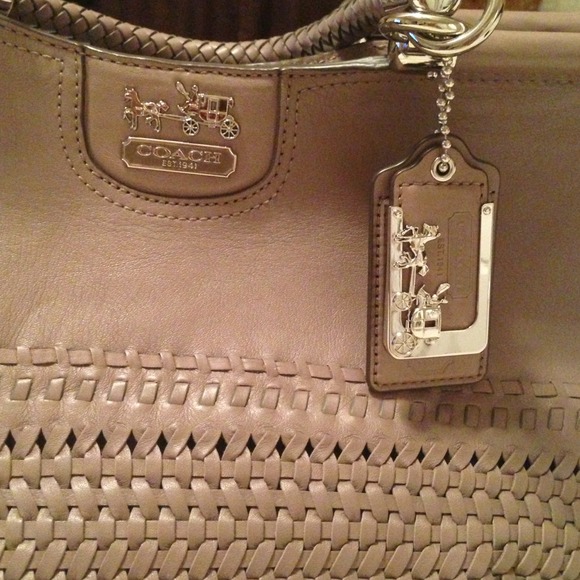 ❌GIFTED TO MY MOM❌ - Picture 2 of 4