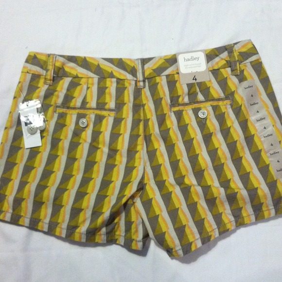 ❌ BUNDLED GAP great print shirts. Size 6 - Picture 2 of 3