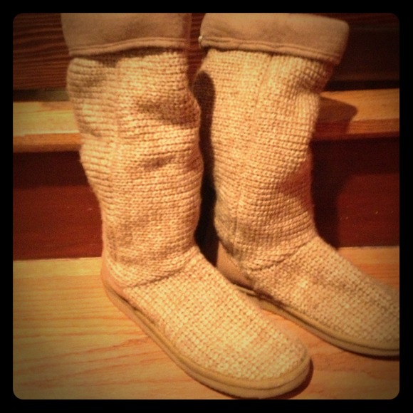 Sweater boots