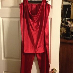 SOLD Claret red VERA WANG pajamas