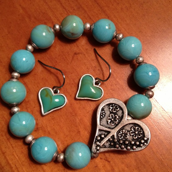 Bracelet & earrings.