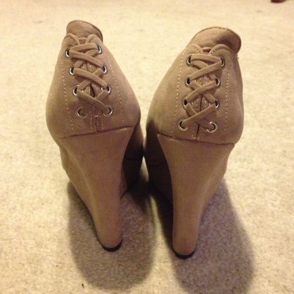 ⛔🚫SOLD!! Nude Wedges - Picture 2 of 3