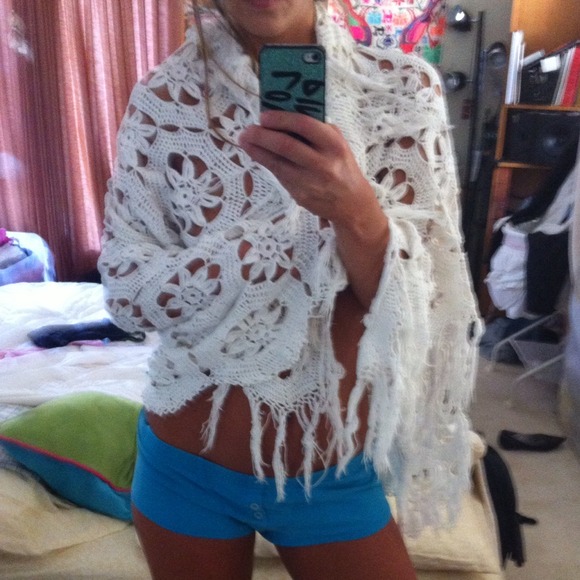 White hand woven shawl - Picture 2 of 2