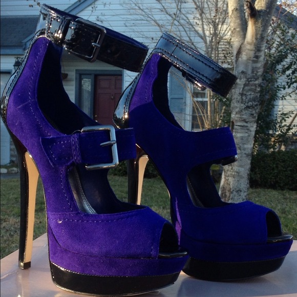 Bakers  Shoes - $50 SALE! Bakers suede pumps w/ black patent heels