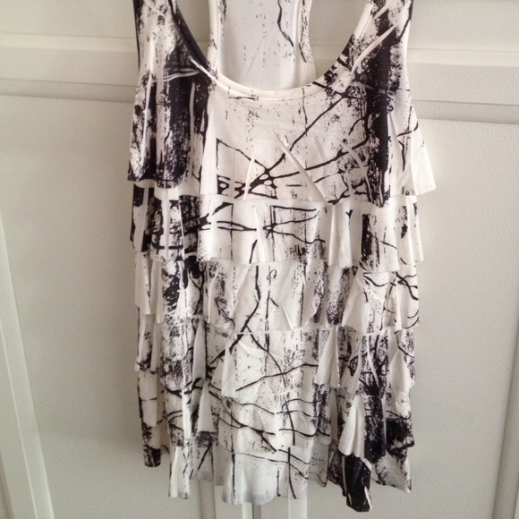 Forever 21 Fun Flowy Printed Racerback Tank Top - Picture 2 of 3