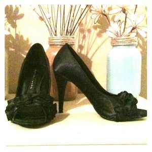 Trade - Black Satin Pumps