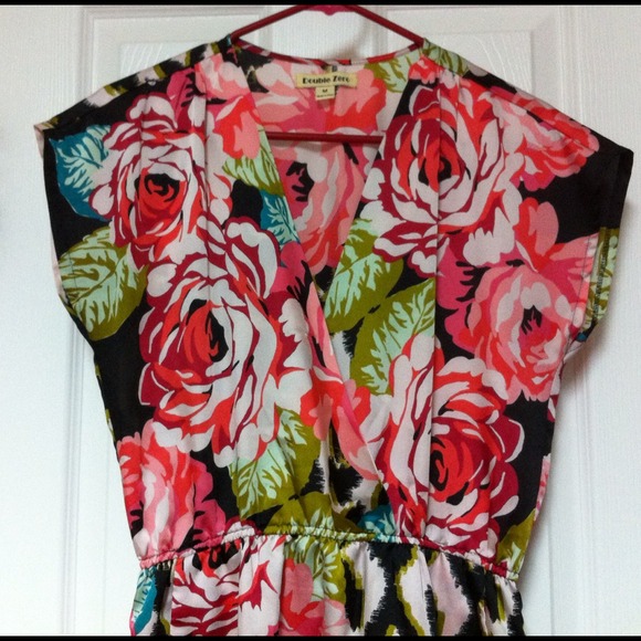🔴 SOLD - Floral Dress - Picture 2 of 2