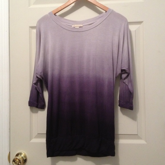 ***Sold in bundle***Fade to purple top!